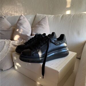 ALEXANDER MCQUEEN ALL BLACK WOMENS SNEAKER SIZE 39